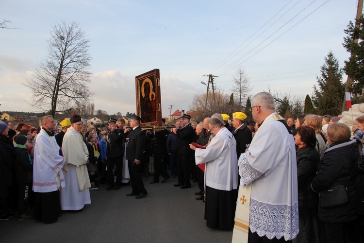 Powitanie ikony MB Częstochowskiej w Młodzieszynie