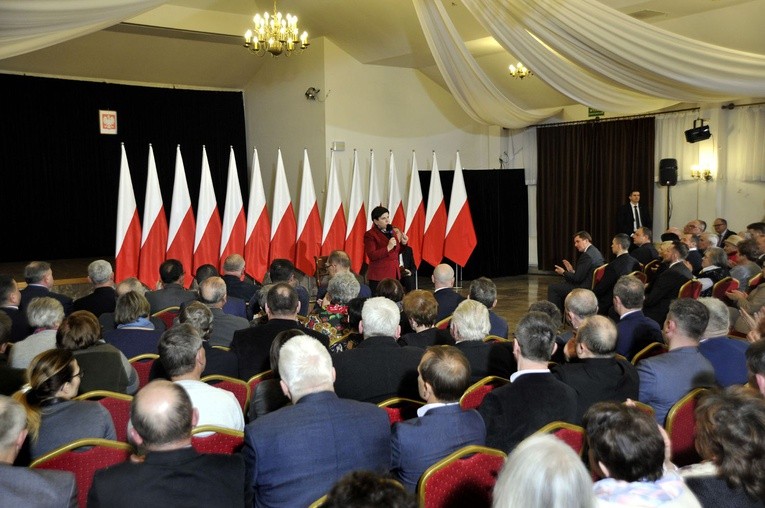 Premier Beata Szydło na spotkaniu w Domu Polonii w Pułtusku