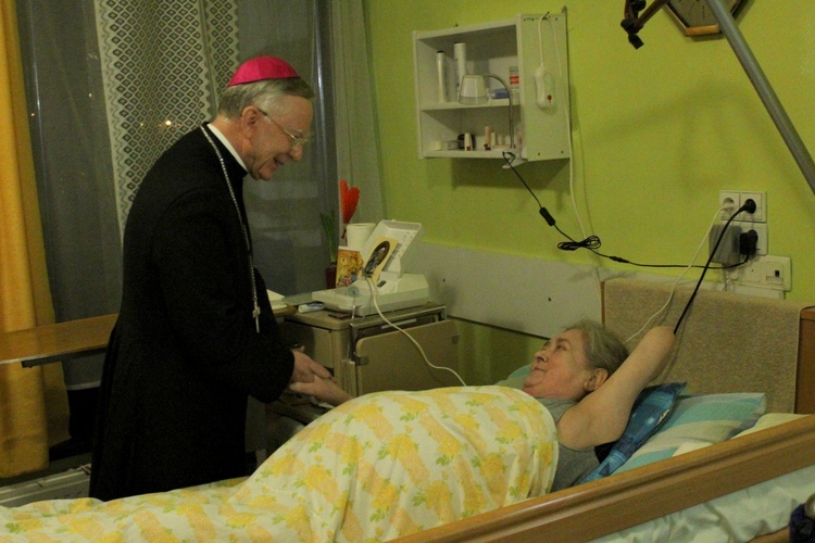 Odwiedziny abp. Marka Jędraszewskiego w Hospicjum św. Łazarza