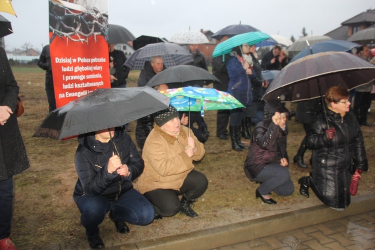 Powitanie ikony MB Częstochowskiej w parafii św. Brata Alberta w Sochaczewie