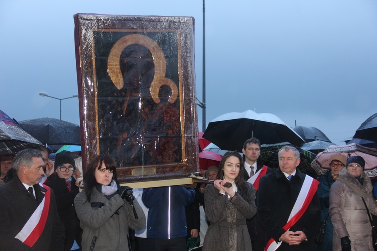 Powitanie ikony MB Częstochowskiej w parafii św. Brata Alberta w Sochaczewie