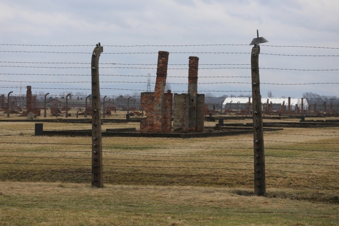 Droga Krzyżowa w intencji trzeźwości w byłym KL Birkenau 2017