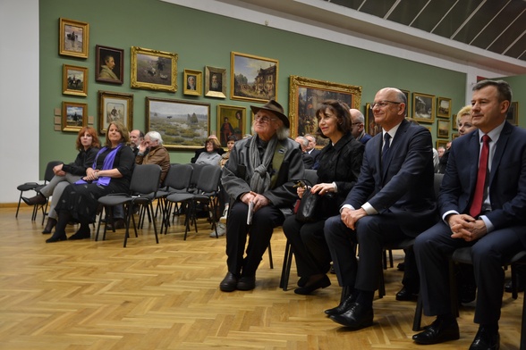 Otwarcie wystawy zgromadziło na zamku tłumy miłośników sztuki