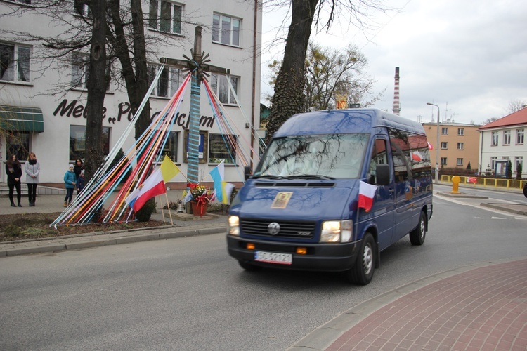 Powitanie ikony MB Częstochowskiej w parafii św. Józefa Robotnika w Sochaczewie