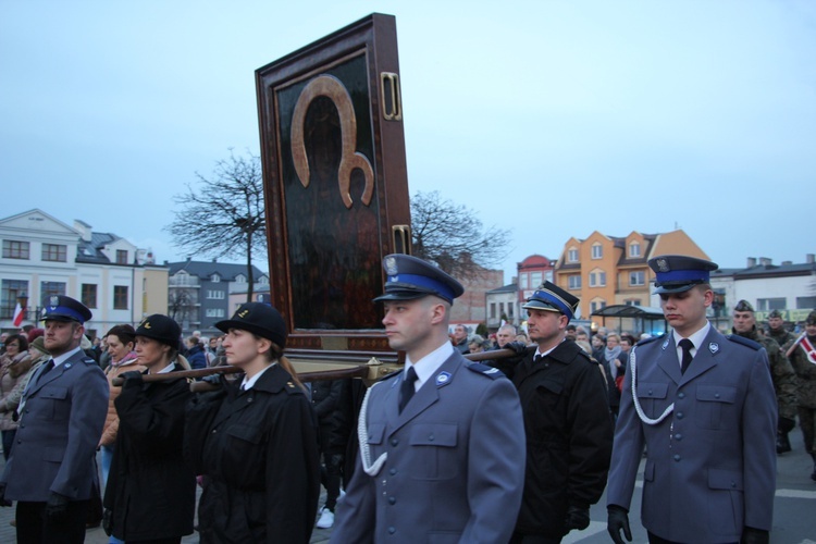 Powitanie ikony MB Częstochowskiej w parafii pw. św. Wawrzyńca w Sochaczewie