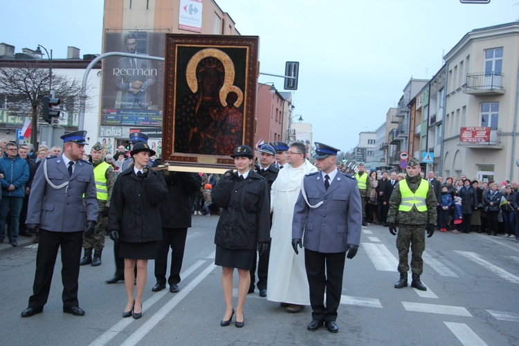 Powitanie ikony MB Częstochowskiej w parafii pw. św. Wawrzyńca w Sochaczewie