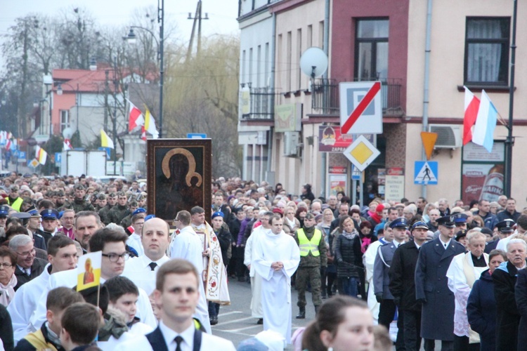 Powitanie ikony MB Częstochowskiej w parafii pw. św. Wawrzyńca w Sochaczewie