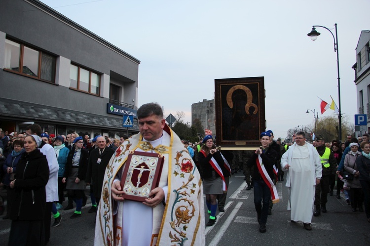 Powitanie ikony MB Częstochowskiej w parafii pw. św. Wawrzyńca w Sochaczewie