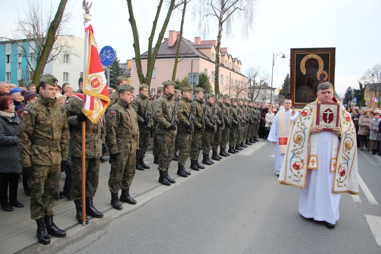 Powitanie ikony MB Częstochowskiej w parafii pw. św. Wawrzyńca w Sochaczewie