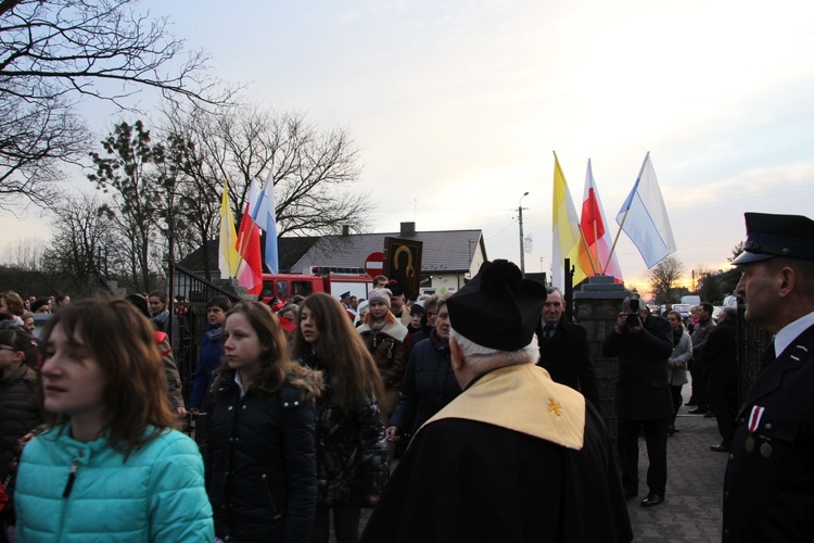 Powitanie ikony MB Częstochowskiej w Brzozowie