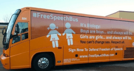 Autobus zdewastowany za to, że pokazuje prawdę