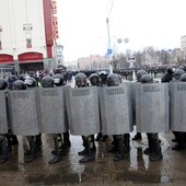 Setki zatrzymanych po protestach w Mińsku