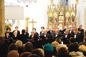 ▲	Artyści w 500-letnim puńcowskim kościele wykonali najstarsze polskie pieśni pasyjne.
