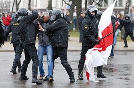 Zamieszki na ulicach Mińska.