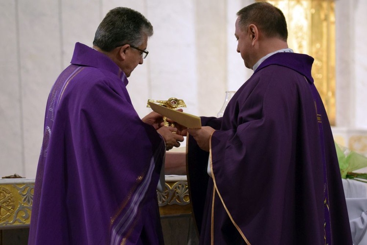 Przyjęcie relikwii franciszkańskich męczenników.