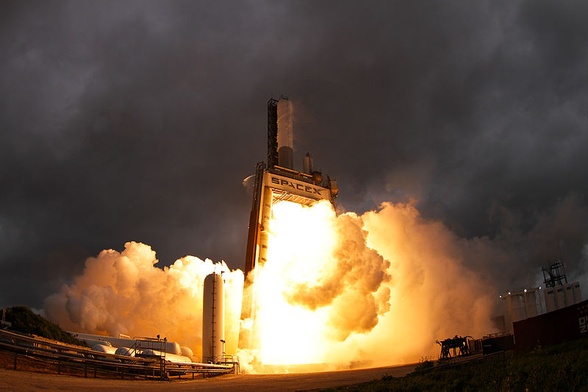 Wynalazca Elon Musk rewolucjonizuje loty w kosmos