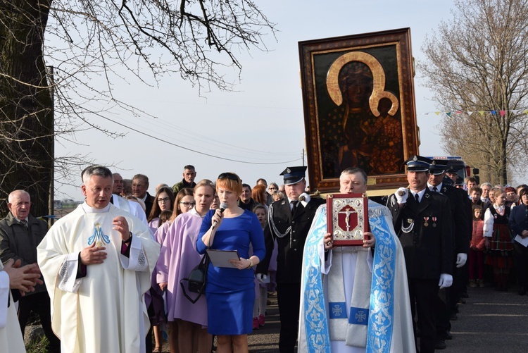 Powitanie ikony MB Częstochowskiej w Śleszynie