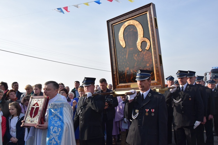 Powitanie ikony MB Częstochowskiej w Śleszynie