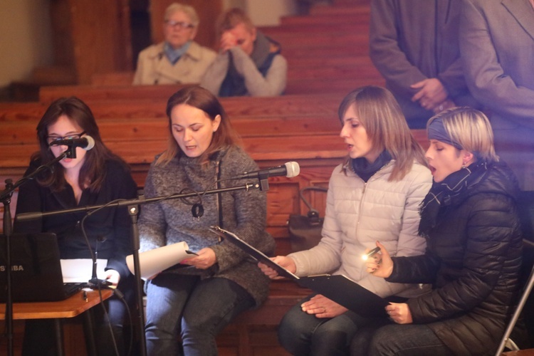 Uwielbienie Pana Jezusa w Nowej Wsi - z bł. Emmerich