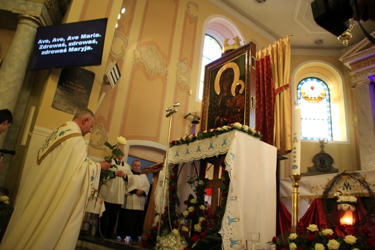 Powitanie ikony MB Częstochowskiej w Żychlinie