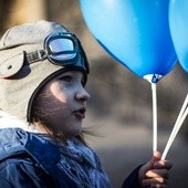 Charakterystycznym motywem obchodów dnia świadomości autyzmu jest kolor niebieski