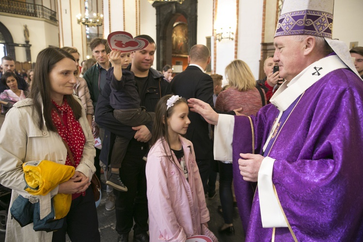 Kardynał Nycz pobłogosławił wszystkie dzieci