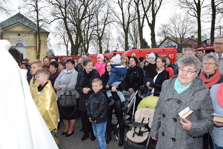 Powitanie ikony MB Częstochowskiej w Trębkach