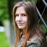 Malina Świć obecnie specjalizuje się z genetyki. Ukończyła medycynę, jest też poetką. Gdy miała 14 lat, wykryto u niej zespół Turnera.