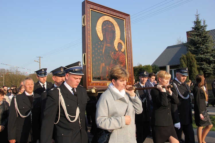 Powitanie ikony MB Częstochowskiej w Oporowie