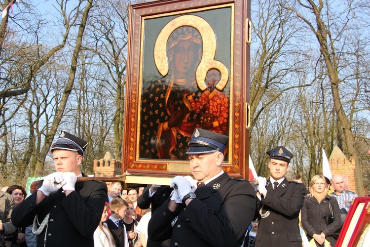 Powitanie ikony MB Częstochowskiej w Oporowie