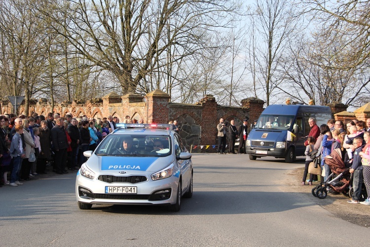 Powitanie ikony MB Częstochowskiej w Oporowie