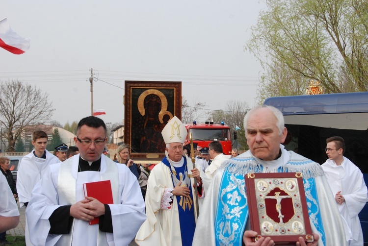 Powitanie ikony MB Częstochowskiej w Bedlnie