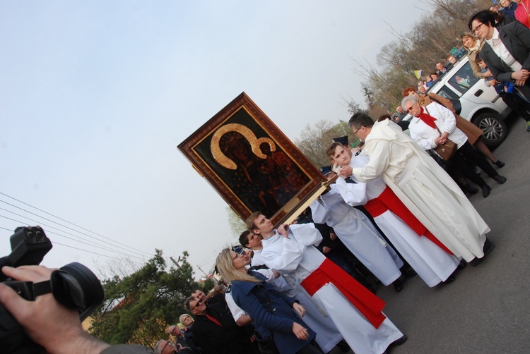 Powitanie ikony MB Częstochowskiej w Bedlnie