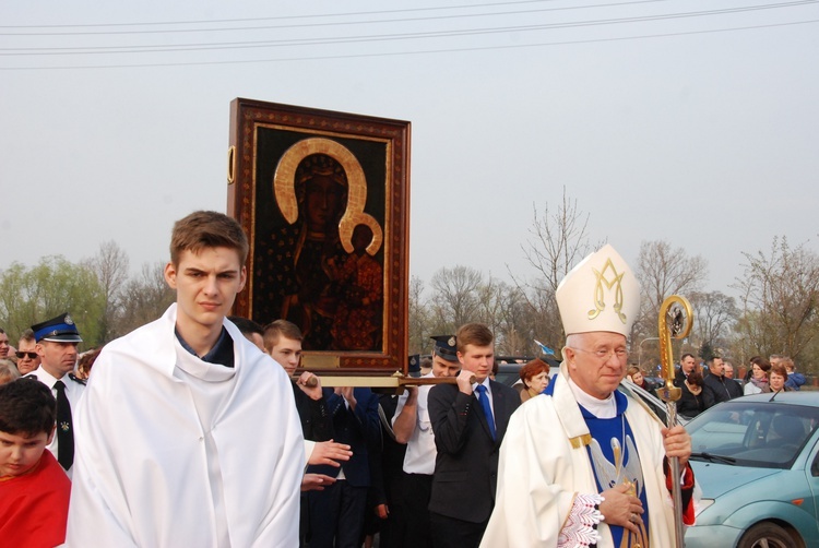 Powitanie ikony MB Częstochowskiej w Bedlnie