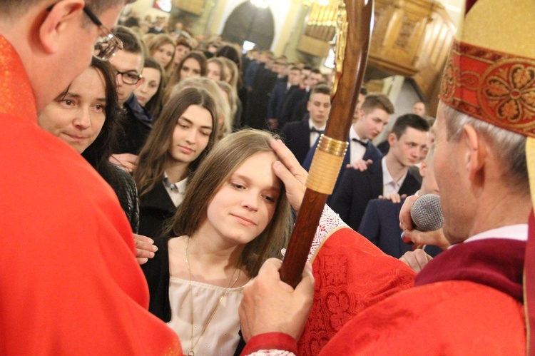 Bierzmowanie w bazylice św. Małgorzaty w Nowym Sączu cz. 2