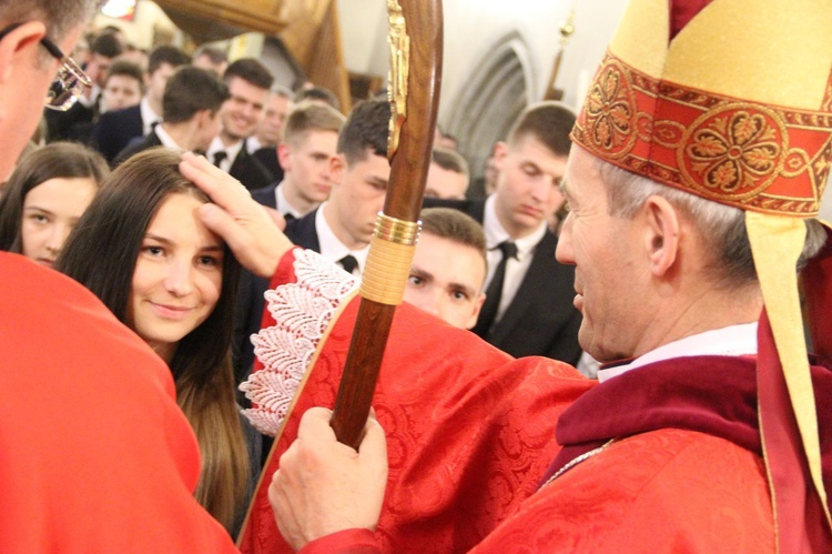 Bierzmowanie w bazylice św. Małgorzaty w Nowym Sączu cz. 2