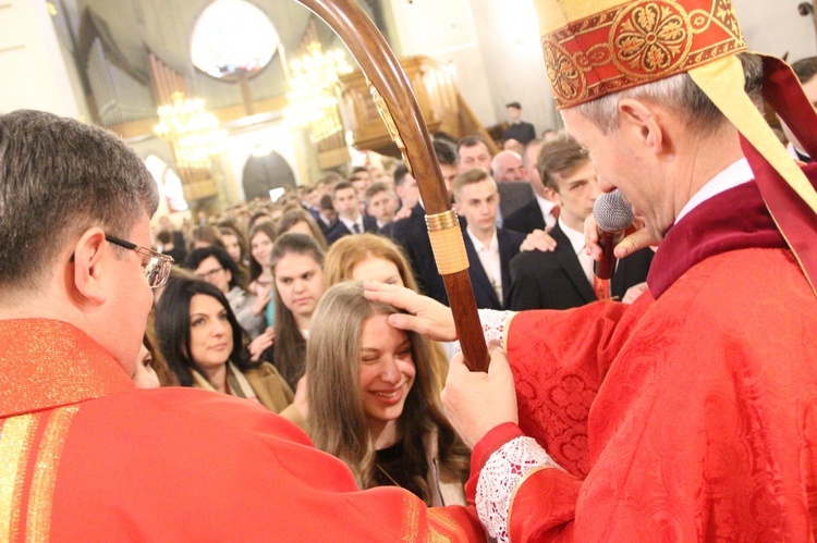 Bierzmowanie w bazylice św. Małgorzaty w Nowym Sączu cz. 2