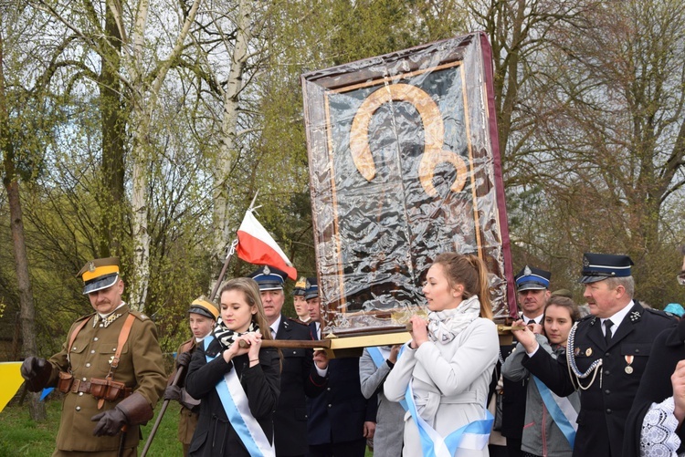 Powitanie ikony MB Częstochowskiej w Pleckiej Dąbrowie