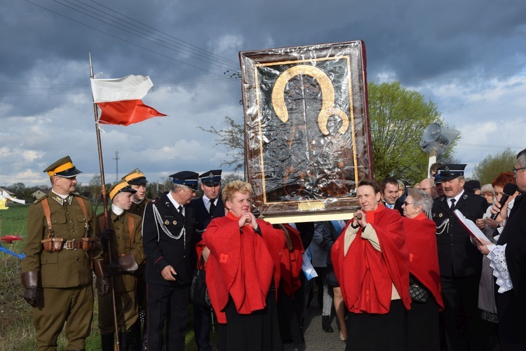 Powitanie ikony MB Częstochowskiej w Pleckiej Dąbrowie