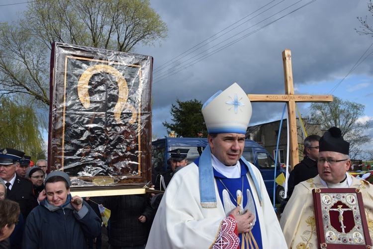 Powitanie ikony MB Częstochowskiej w Pleckiej Dąbrowie