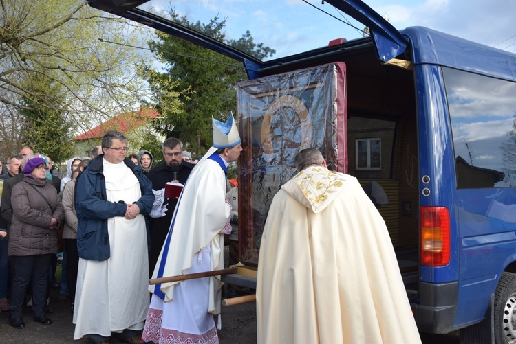 Powitanie ikony MB Częstochowskiej w Pleckiej Dąbrowie