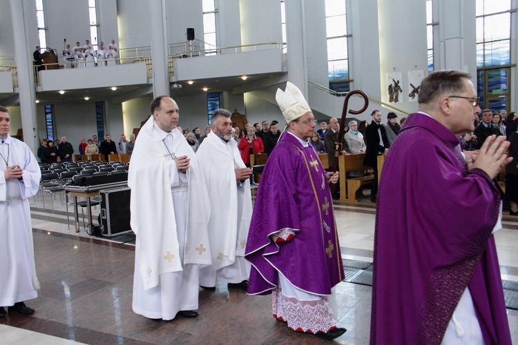 Błogosławieństwo nowych nadzwyczajnych szafarzy Eucharystii - 08.04.2017