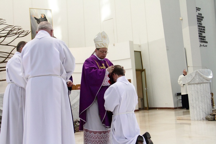 Błogosławieństwo nowych nadzwyczajnych szafarzy Eucharystii - 08.04.2017