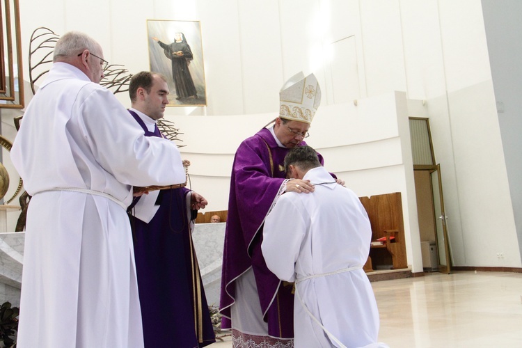 Błogosławieństwo nowych nadzwyczajnych szafarzy Eucharystii - 08.04.2017