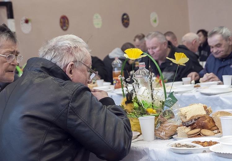 Śniadanie dla potrzebujących