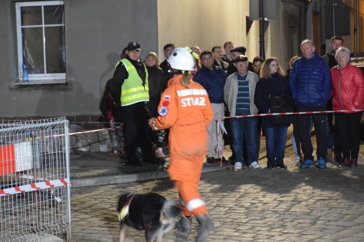 Wizyta Premier RP na miejscu tragedii w Świebodzicach. 