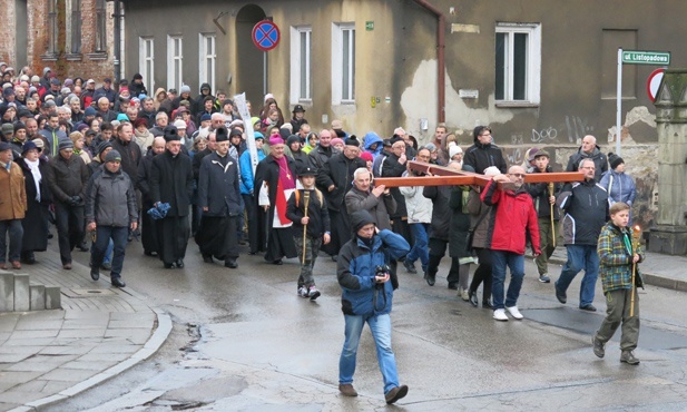 Krzyż na ulicach Bielska-Białej