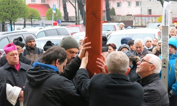 Krzyż na ulicach Bielska-Białej