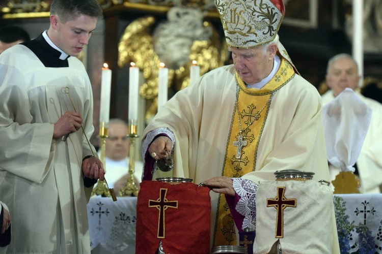 Msza Krzyżma. Ustanowienie kapituły strzegomskiej.