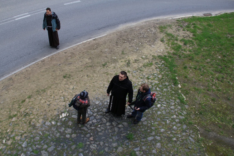 Droga Krzyżowa na kalwarii w Wielki Piątek